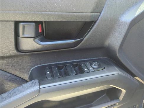 Certified 2025 Toyota Tacoma SR AWD/4WD image 10