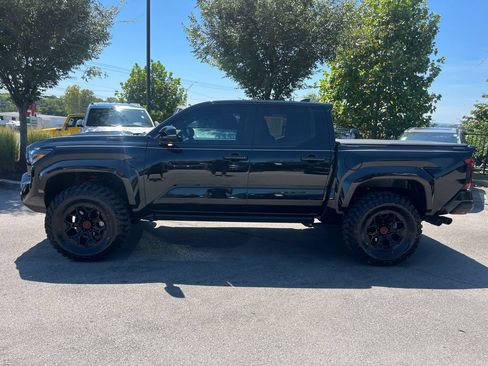 Used 2024 Toyota Tacoma TRD Pro AWD/4WD image 5