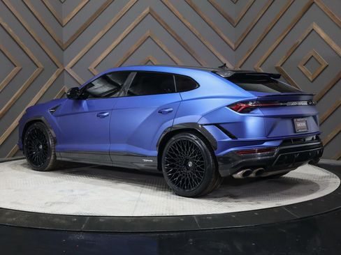 Used 2023 Lamborghini Urus Performante image 2