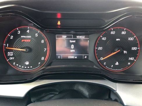 Used 2024 Chevrolet Trax RS w/ Sunroof Package FWD image 32