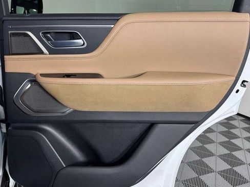 Certified 2025 INFINITI QX80 Sensory image 30