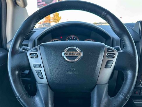 Used 2014 Nissan Titan SL image 25