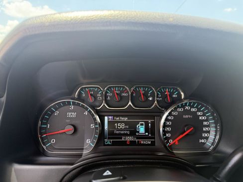 Used 2015 Chevrolet Suburban LT AWD/4WD image 21