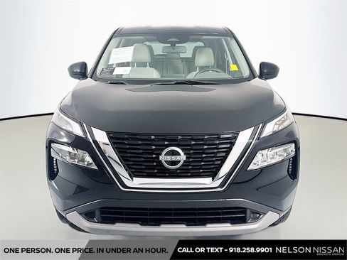 Used 2023 Nissan Rogue SV AWD/4WD image 2