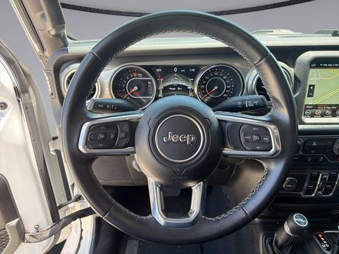 Used 2022 Jeep Gladiator Overland AWD/4WD image 21