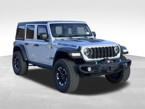 Used 2024 Jeep Wrangler Unlimited Rubicon 4xe w/ Capability Package AWD/4WD image 6