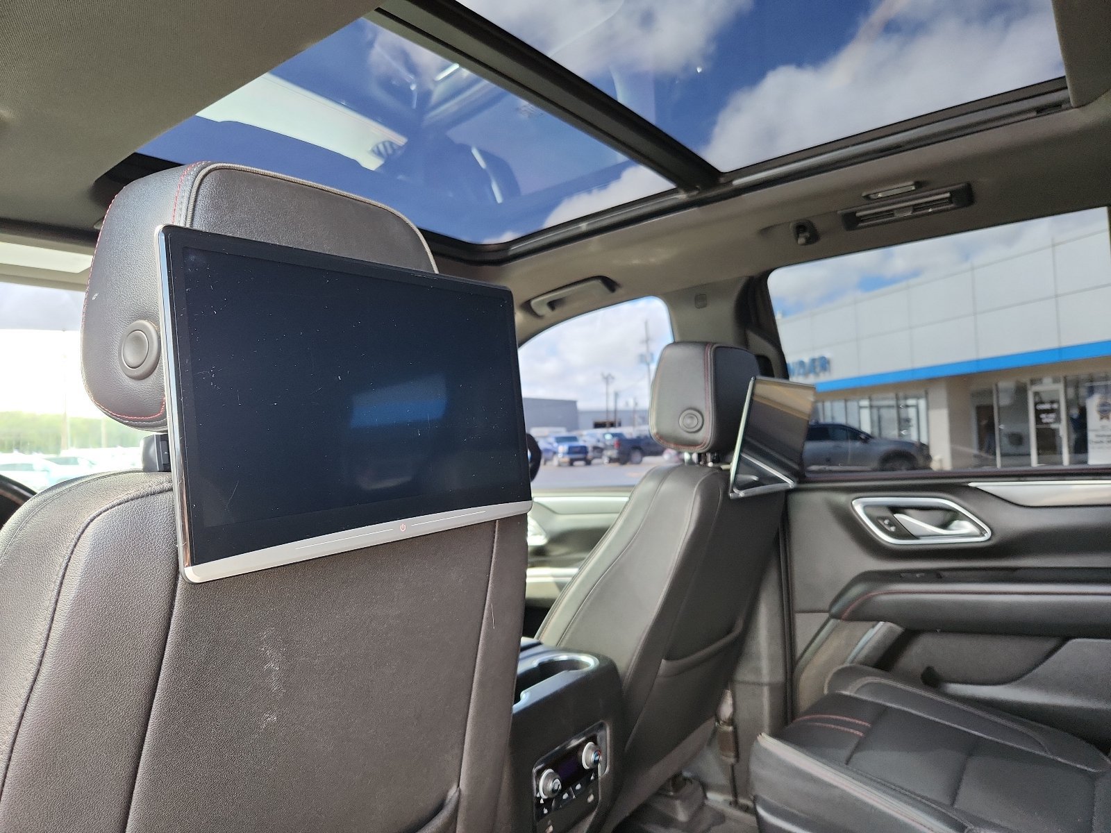 Used 2023 Chevrolet Tahoe RST w/ Luxury Package AWD/4WD image 13