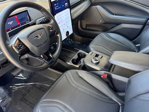 Used 2024 Ford Mustang Mach-E Premium image 10