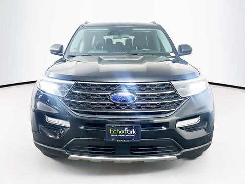 Used 2022 Ford Explorer XLT w/ Equipment Group 202A RWD image 2