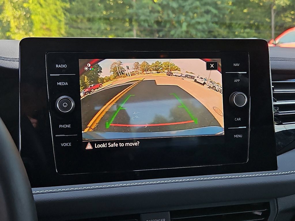 Certified 2025 Volkswagen Jetta SEL FWD image 18