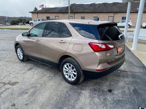 Used 2019 Chevrolet Equinox LS w/ LS Convenience Package AWD/4WD image 3