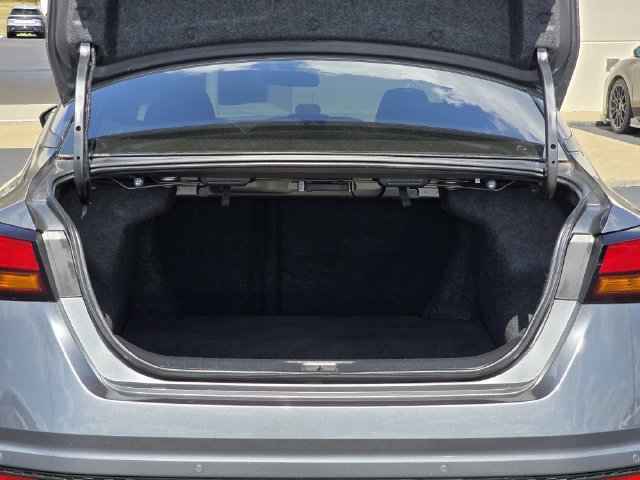 Used 2024 Nissan Altima 2.5 SV FWD image 29