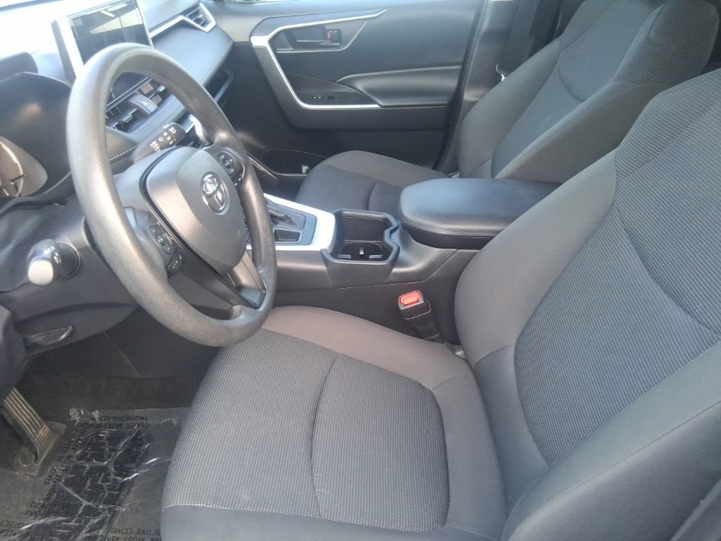 Used 2024 Toyota RAV4 LE AWD/4WD image 13