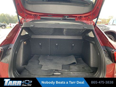 Used 2025 Chevrolet Trax LT w/ LT Convenience Package FWD image 19
