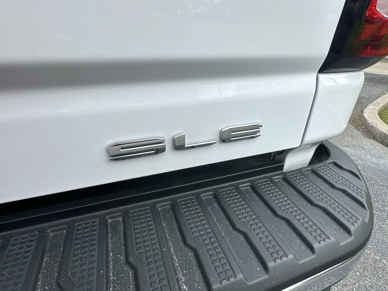 Used 2025 GMC Sierra 2500 SLE w/ SLE Value Package; AWD/4WD image 32