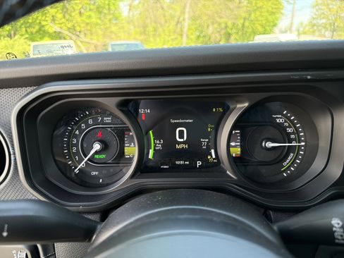 Certified 2025 Jeep Wrangler Unlimited Rubicon 4xe AWD/4WD image 33
