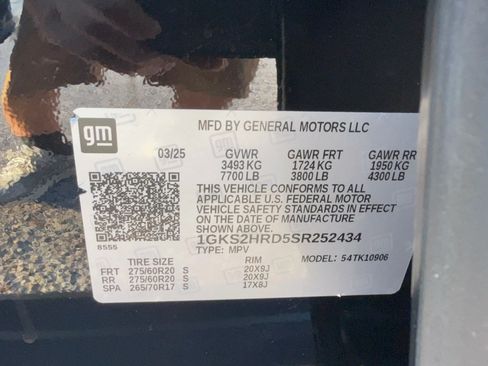 Used 2025 GMC Yukon XL AT4 w/ AT4 Premium Package AWD/4WD image 32