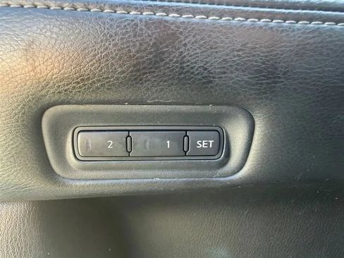 Used 2015 Nissan Pathfinder Platinum FWD image 35