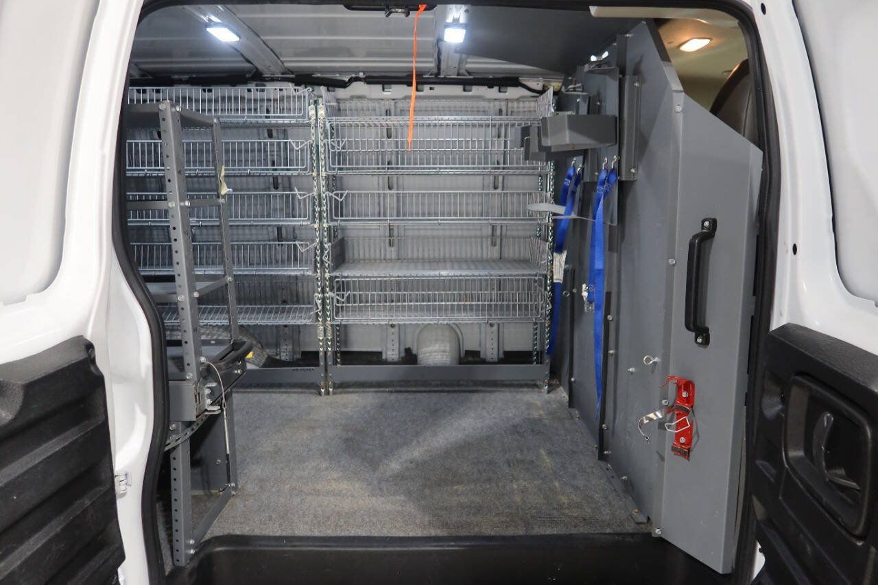 Used 2021 Chevrolet Express 2500 RWD image 15