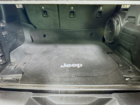 Used 2023 Jeep Wrangler Unlimited w/ 8.4" Radio Group AWD/4WD image 28