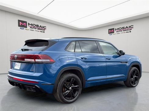 Used 2025 Volkswagen Atlas Cross Sport SEL R-Line image 8