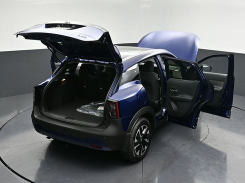 New 2026 Nissan Kicks SV w/ SV Premium Package AWD/4WD image 32