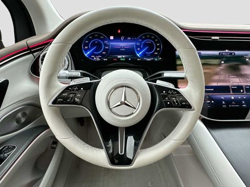 Used 2023 Mercedes-Benz EQS 580 4MATIC SUV image 11