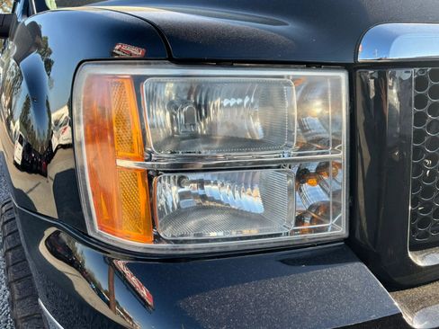 Used 2011 GMC Sierra 1500 SLT w/ Max Trailering Pack AWD/4WD image 5