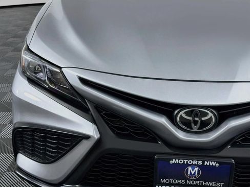 Used 2024 Toyota Camry SE FWD image 3