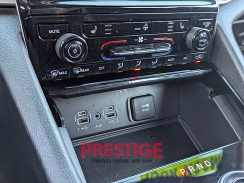Used 2023 Jeep Grand Cherokee Altitude AWD/4WD image 23