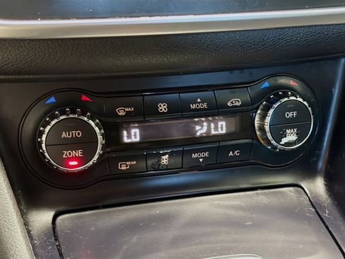 Used 2016 Mercedes-Benz CLA 250 image 9