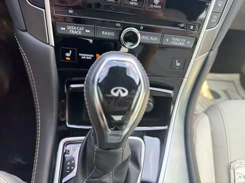 Used 2019 INFINITI Q60 3.0t Luxe w/ Essential Package RWD image 15