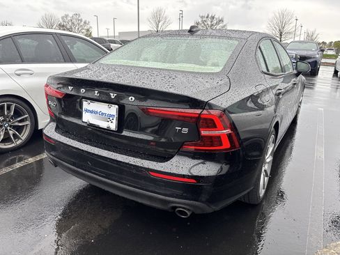 Used 2021 Volvo S60 T5 Momentum w/ Protection Package Premier image 22