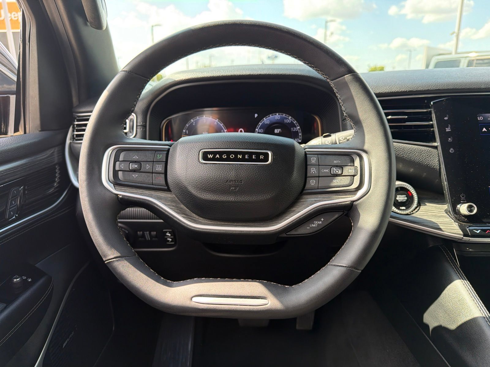 Used 2024 Jeep Wagoneer L Series II w/ Flexible Seating Group RWD image 20
