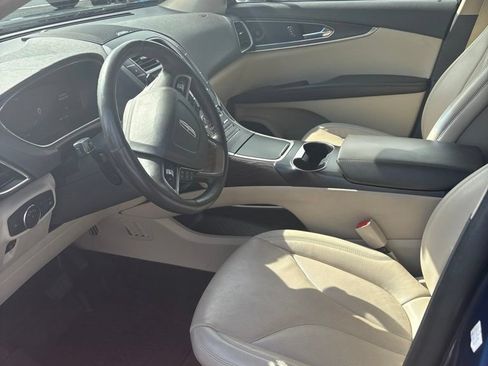 Used 2020 Lincoln Nautilus Reserve FWD image 6