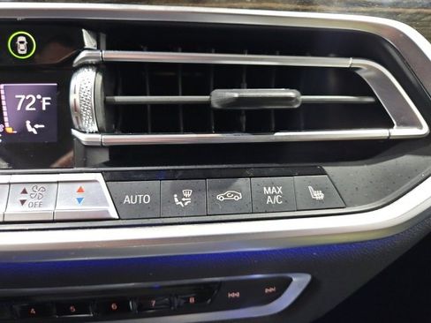 Used 2020 BMW X7 xDrive40i w/ Cold Weather Package image 31