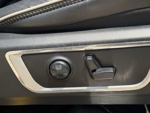 Used 2020 RAM 1500 Laramie AWD/4WD image 29