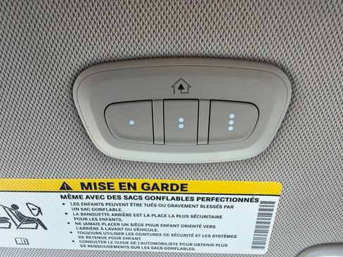 Used 2024 Chrysler Pacifica Limited FWD image 31