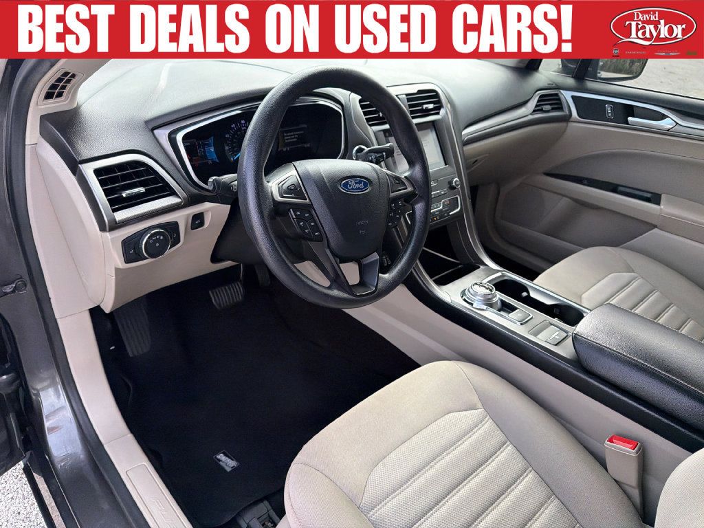 Used 2019 Ford Fusion SE FWD image 11