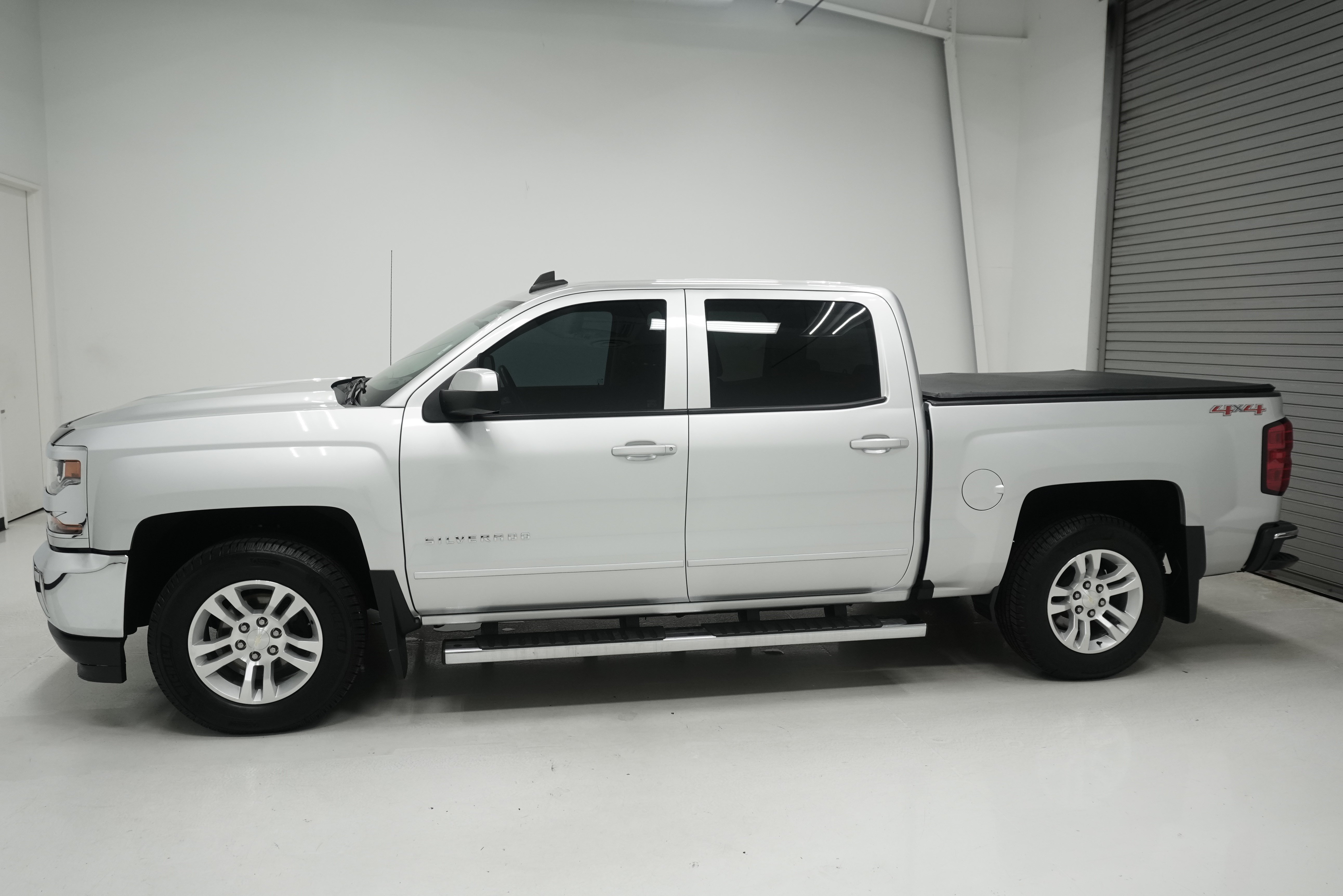 Used 2017 Chevrolet Silverado 1500 LT w/ All Star Edition AWD/4WD image 6