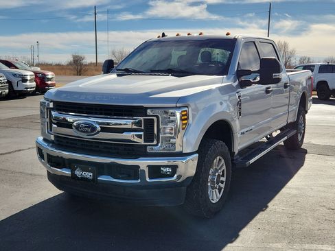 Used 2019 Ford F250 XLT w/ XLT Value Package image 1