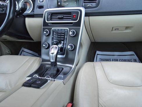 Used 2013 Volvo S60 T5 image 18