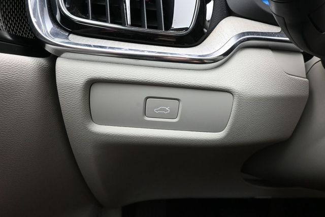 Used 2023 Volvo S60 B5 Ultimate w/ Climate Package FWD image 27