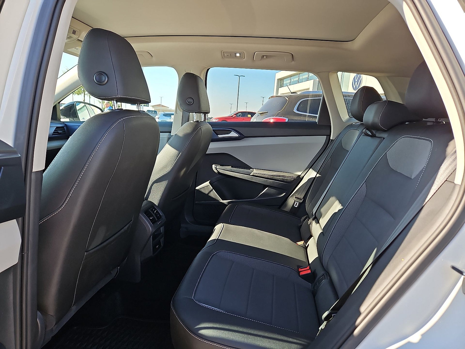 Certified 2024 Volkswagen Taos SE w/ Panoramic Sunroof Package FWD image 13