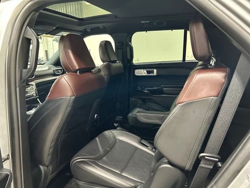 Used 2023 Ford Explorer Platinum w/ Technology Package AWD/4WD image 26