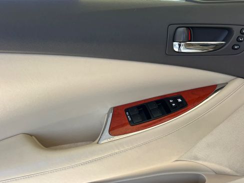 Used 2011 Lexus ES 350 FWD image 12