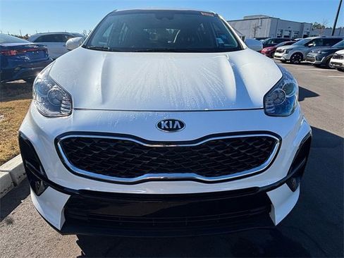 Used 2022 Kia Sportage LX image 2
