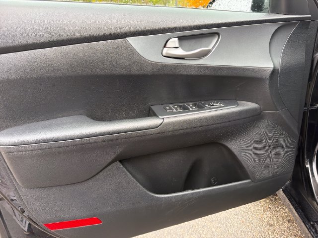 Used 2021 Kia Forte LXS FWD image 11