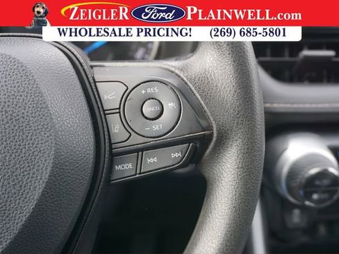 Used 2022 Toyota RAV4 XLE image 25