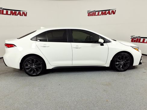 Used 2023 Toyota Corolla SE image 5